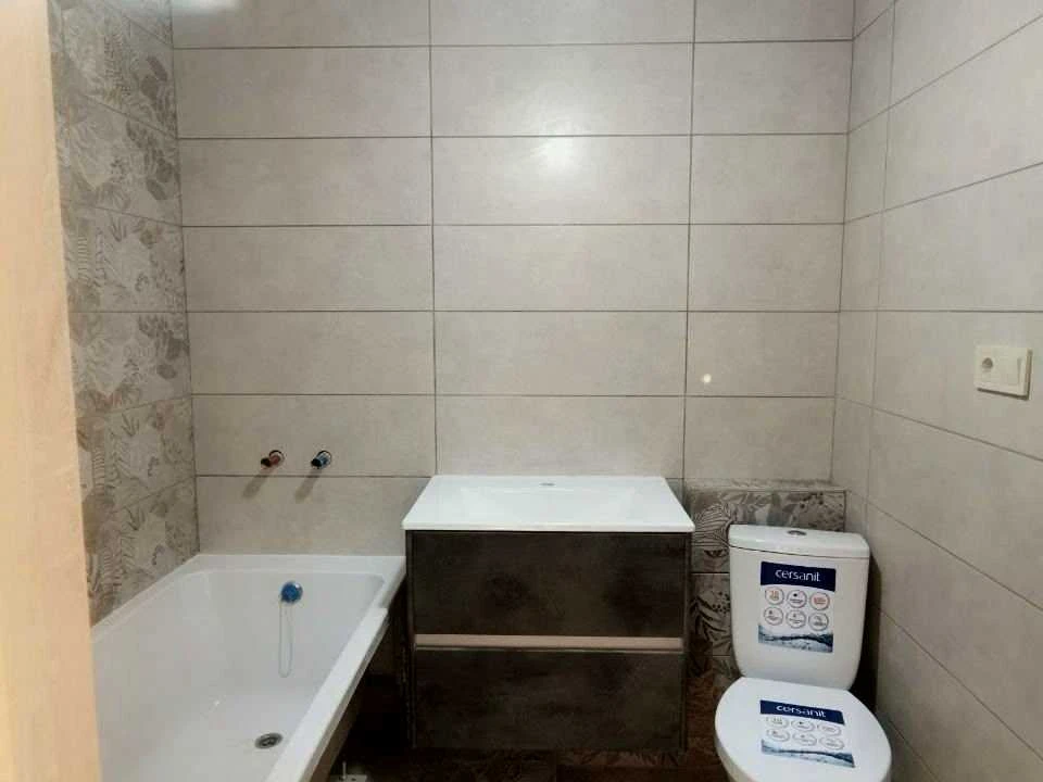 Apartment. Kharkiv, Myru St.