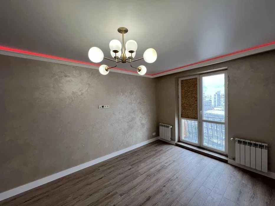 Selling a 3-room apartment 123 m² with new renovation in the residential complex "Pl