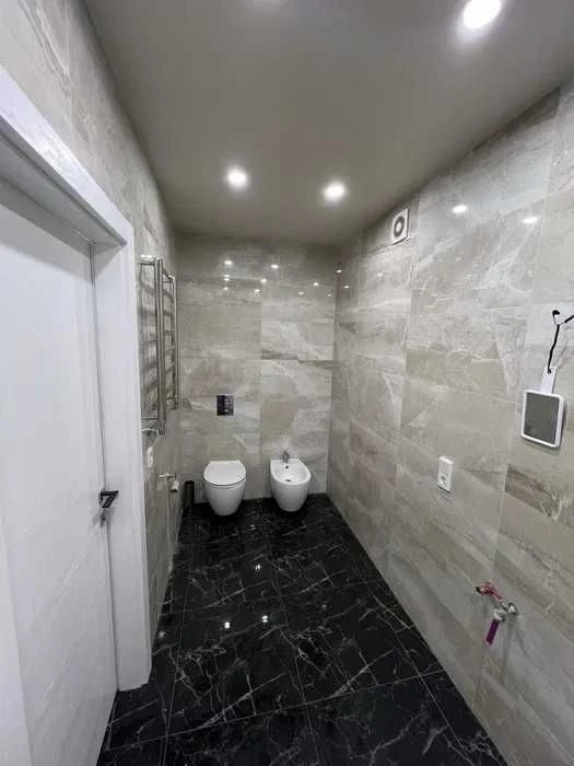 Selling a 3-room apartment 123 m² with new renovation in the residential complex "Pl
