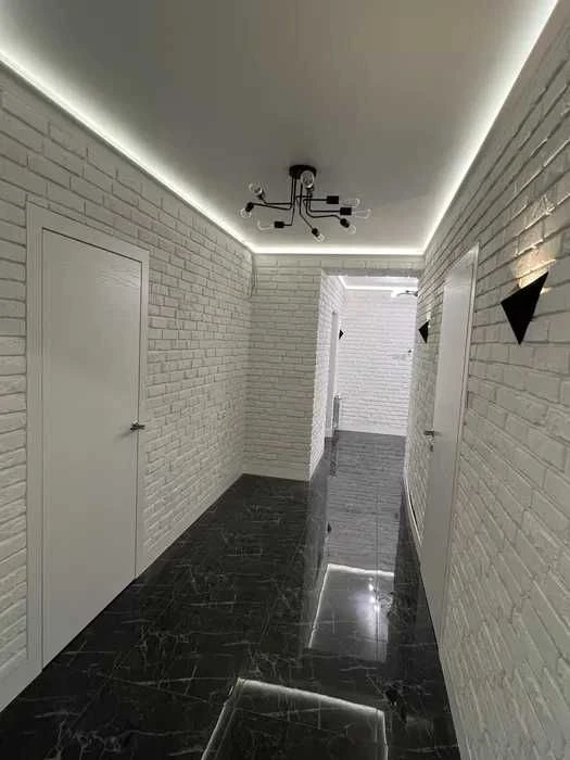 Selling a 3-room apartment 123 m² with new renovation in the residential complex "Pl