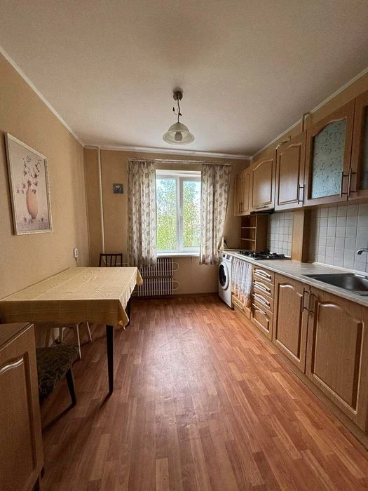 Продам 3к квартиру з роздільними кімнатами на ж/м Лівобережн