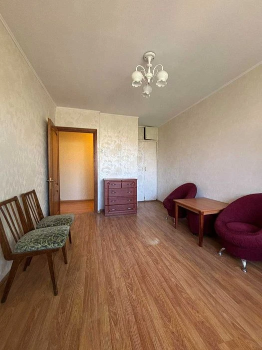 Продам 3к квартиру с раздельными комнатами на ж/м Левобережно