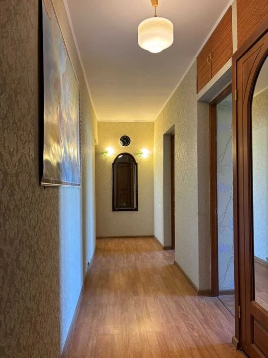 Продам 3к квартиру с раздельными комнатами на ж/м Левобережно