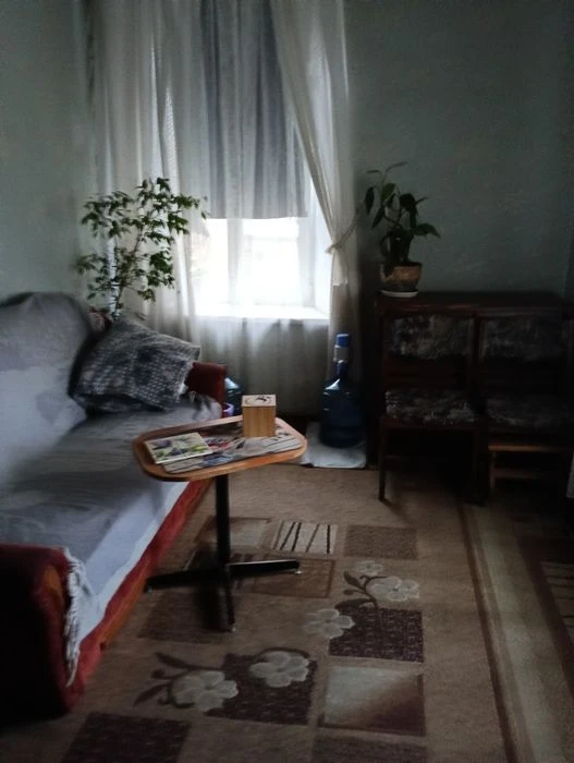 Продам 4х комнатную квартиру в центре Днепра.