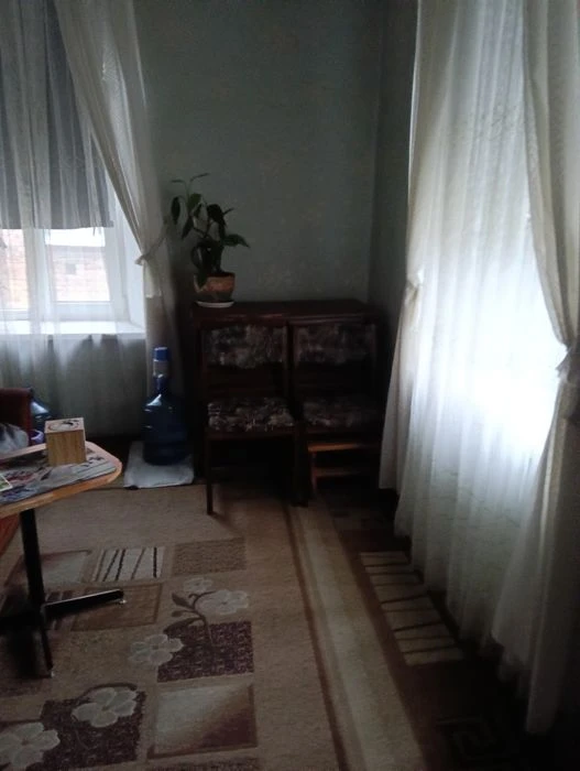 Продам 4х комнатную квартиру в центре Днепра.