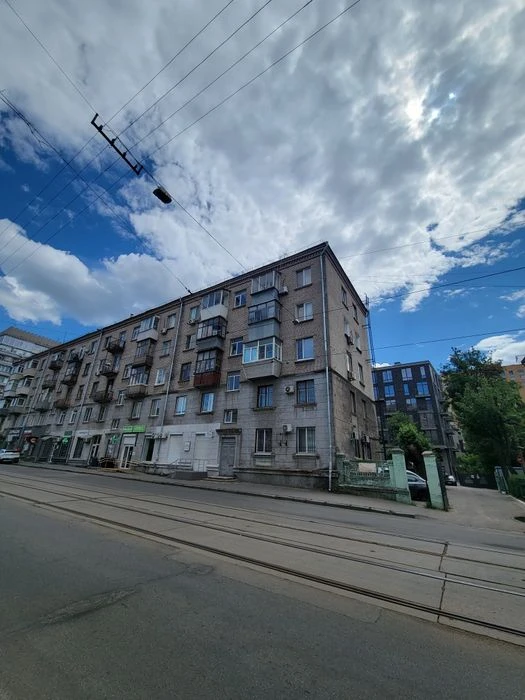 Продам БОЛЬШУЮ 2-х ком.кв! Р-н Нагорный