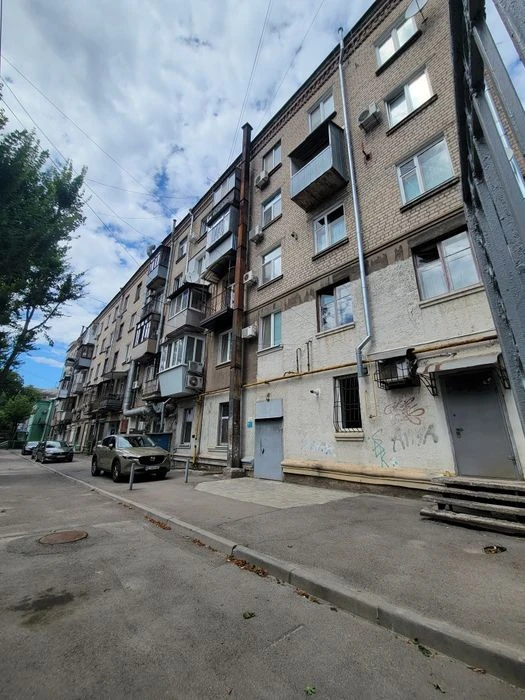 Продам БОЛЬШУЮ 2-х ком.кв! Р-н Нагорный