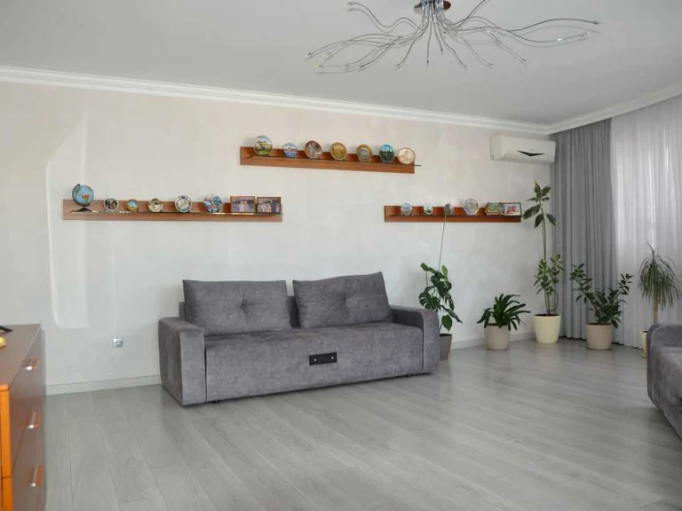 Apartment. Kyiv, Anna Akhmatova St.