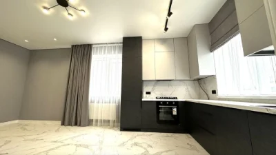 Townhouse / Duplex with renovation, city limits, gas heating