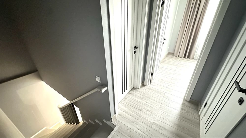 Townhouse / Duplex with renovation, city limits, gas heating