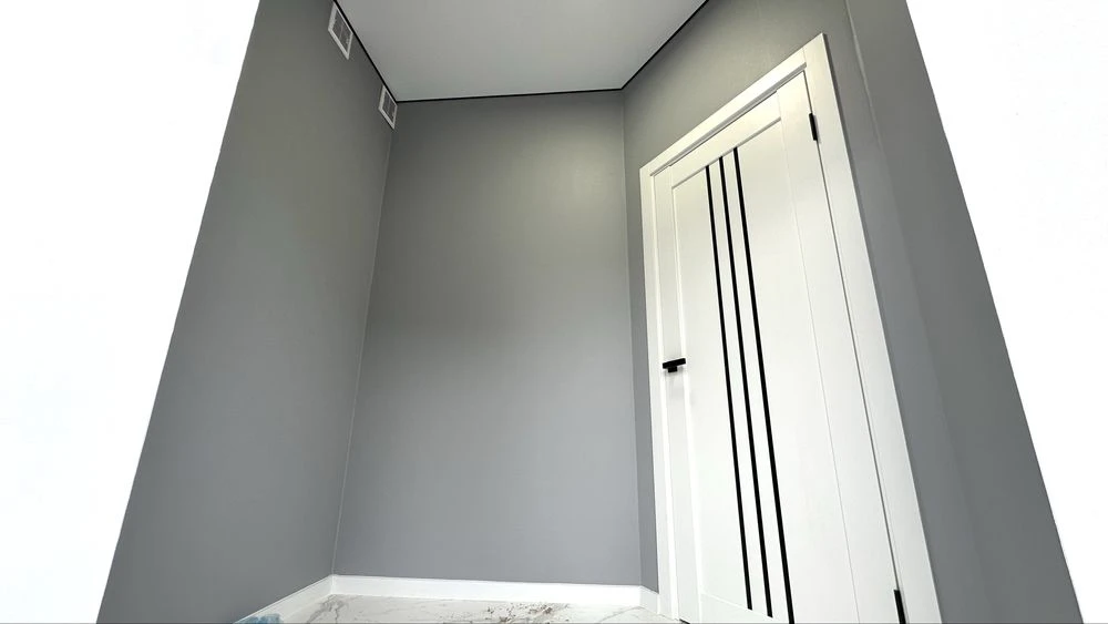 Townhouse / Duplex with renovation, city limits, gas heating