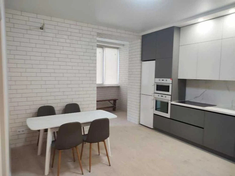 3 BEDROOMS! NEGOTIABLE! Iskrinsky residential complex! Zashchitnikov Ukrayiny! 3 for sale