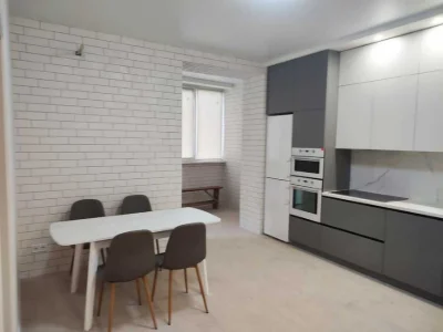 3 BEDROOMS! NEGOTIABLE! Iskrinsky residential complex! Zashchitnikov Ukrayiny! 3 for sale