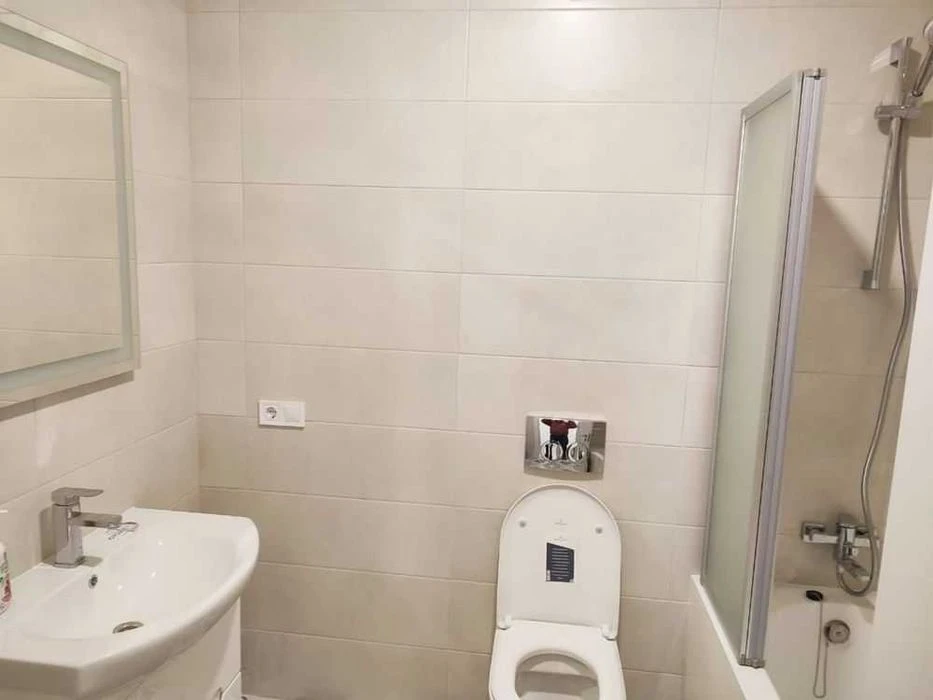 3 BEDROOMS! NEGOTIABLE! Iskrinsky residential complex! Zashchitnikov Ukrayiny! 3 for sale