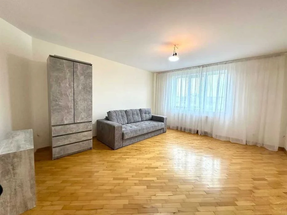 Простора 3 кімнатна квартира 105м2 біля парку