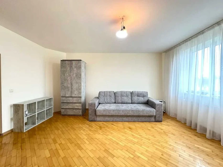 Простора 3 кімнатна квартира 105м2 біля парку