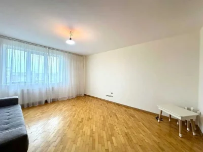 Простора 3 кімнатна квартира 105м2 біля парку