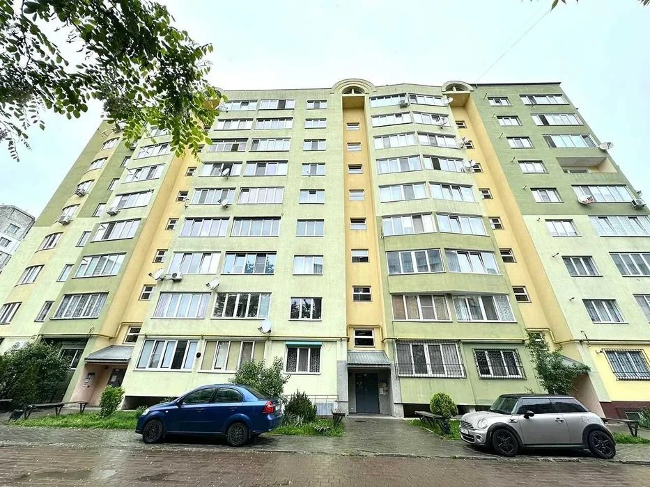 Простора 3 кімнатна квартира 105м2 біля парку