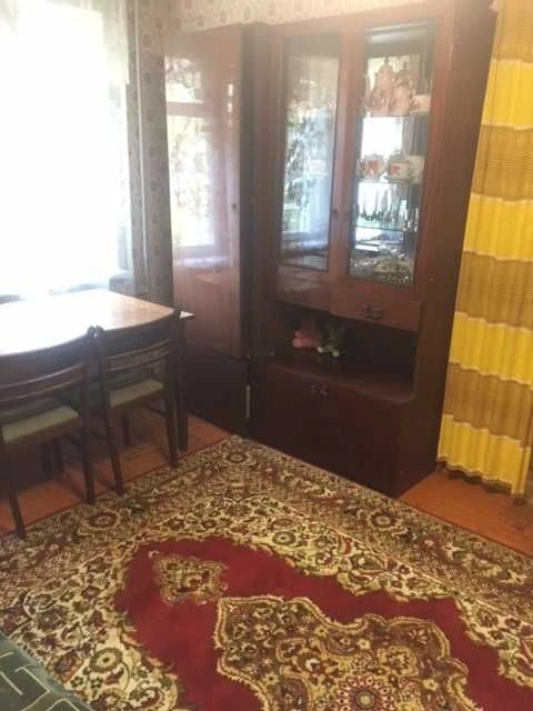 Продаю власну 2-х кімнатну  квартиру по вулиці Нижньодніпров