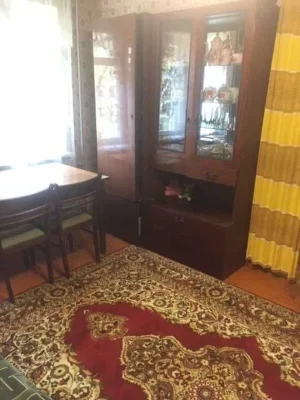 Продаю власну 2-х кімнатну  квартиру по вулиці Нижньодніпров