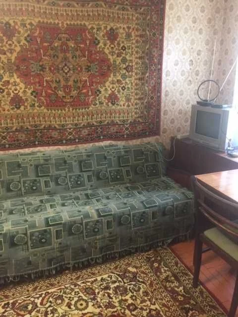 Продаю власну 2-х кімнатну  квартиру по вулиці Нижньодніпров