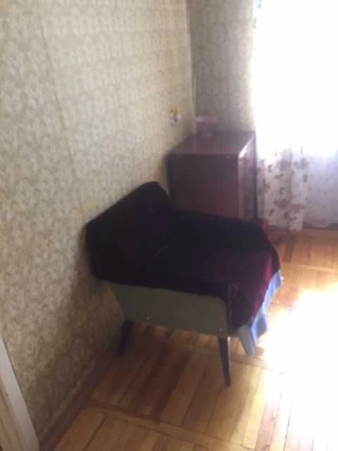 Продаю власну 2-х кімнатну  квартиру по вулиці Нижньодніпров
