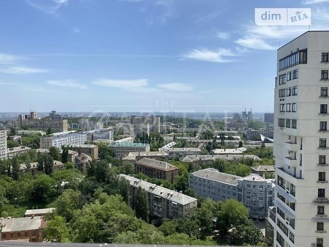 Sale of 3-room apartment 97 sq. m. on Konovaltsya Yevhena 44A street •