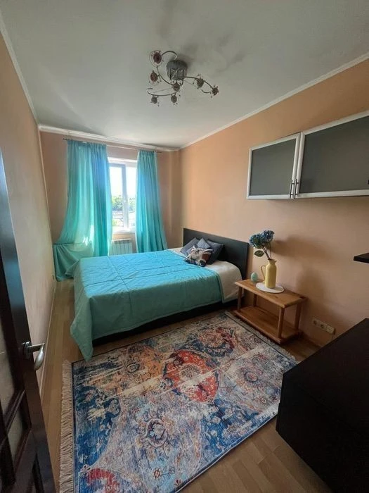 Discount until 31.08. Holosiivska 16, 2 separate apartments. Insulated
