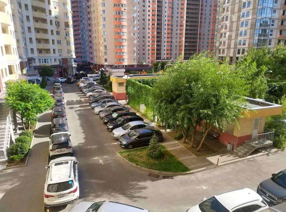 One-room apartment for sale 54 m2 Mykhaylo Maksymovycha St.