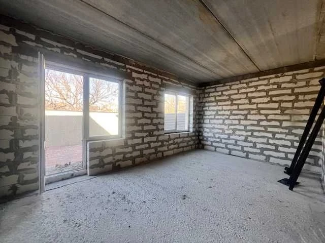 A new house for finishing in Tairovo district is for sale