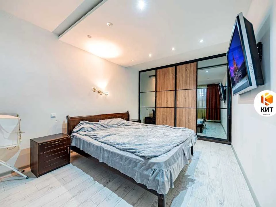 Apartment. Kharkiv, Lesya Serdyuka St. (Komandarma Korka)