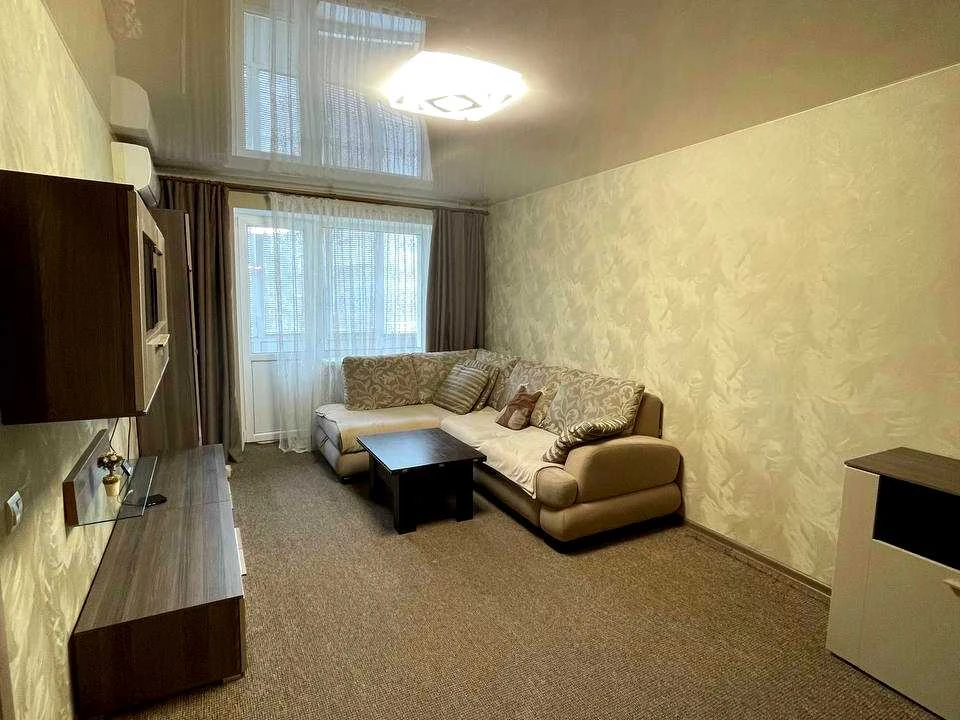 Apartment. Dnipro, Oleksandra Polya Ave. (Kirova)