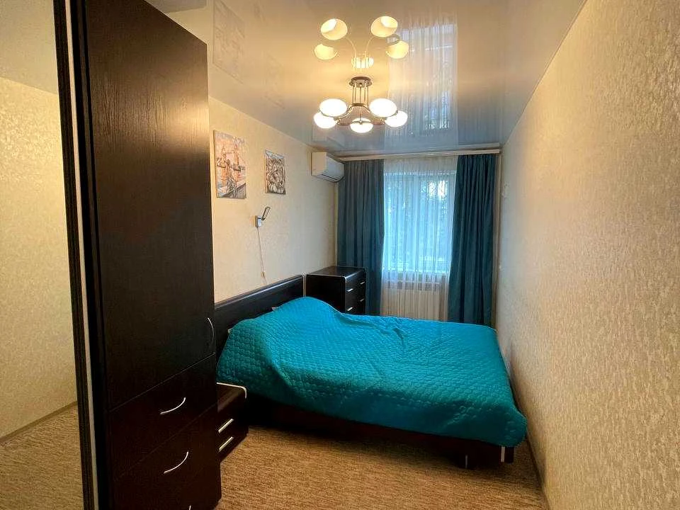 Apartment. Dnipro, Oleksandra Polya Ave. (Kirova)
