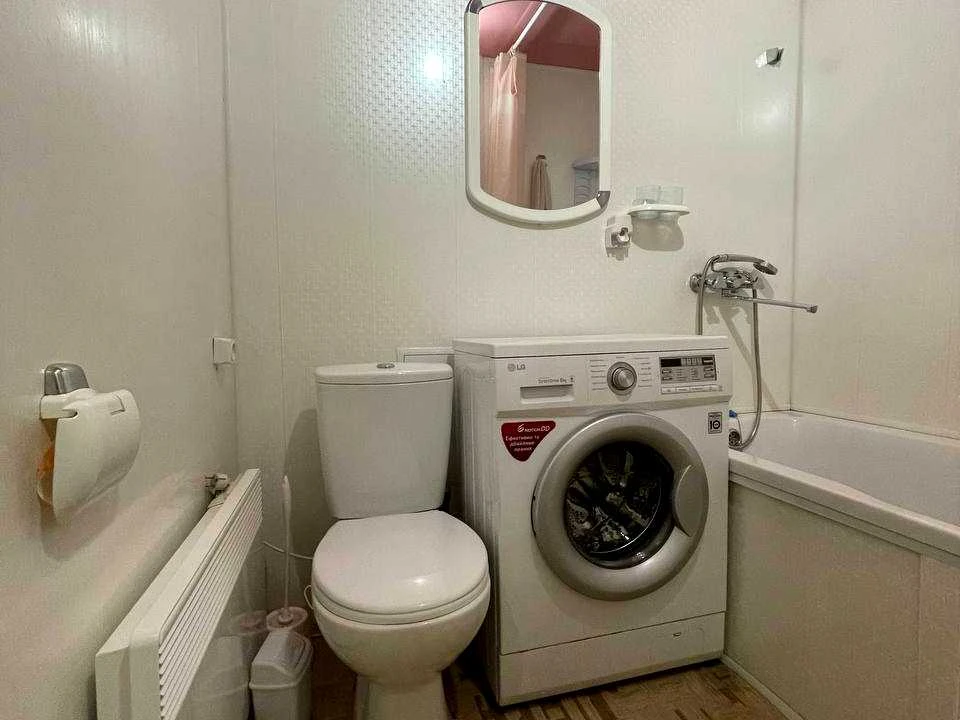 Apartment. Dnipro, Oleksandra Polya Ave. (Kirova)