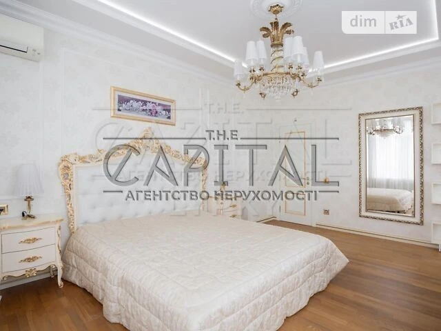 Sale of 3-room apartment 126 sq. m. on Andriy Verkhoglyada St. 15 •