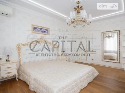 Sale of 3-room apartment 126 sq. m. on Andriy Verkhoglyada St. 15 •