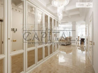 Sale of 3-room apartment 126 sq. m. on Andriy Verkhoglyada St. 15 •