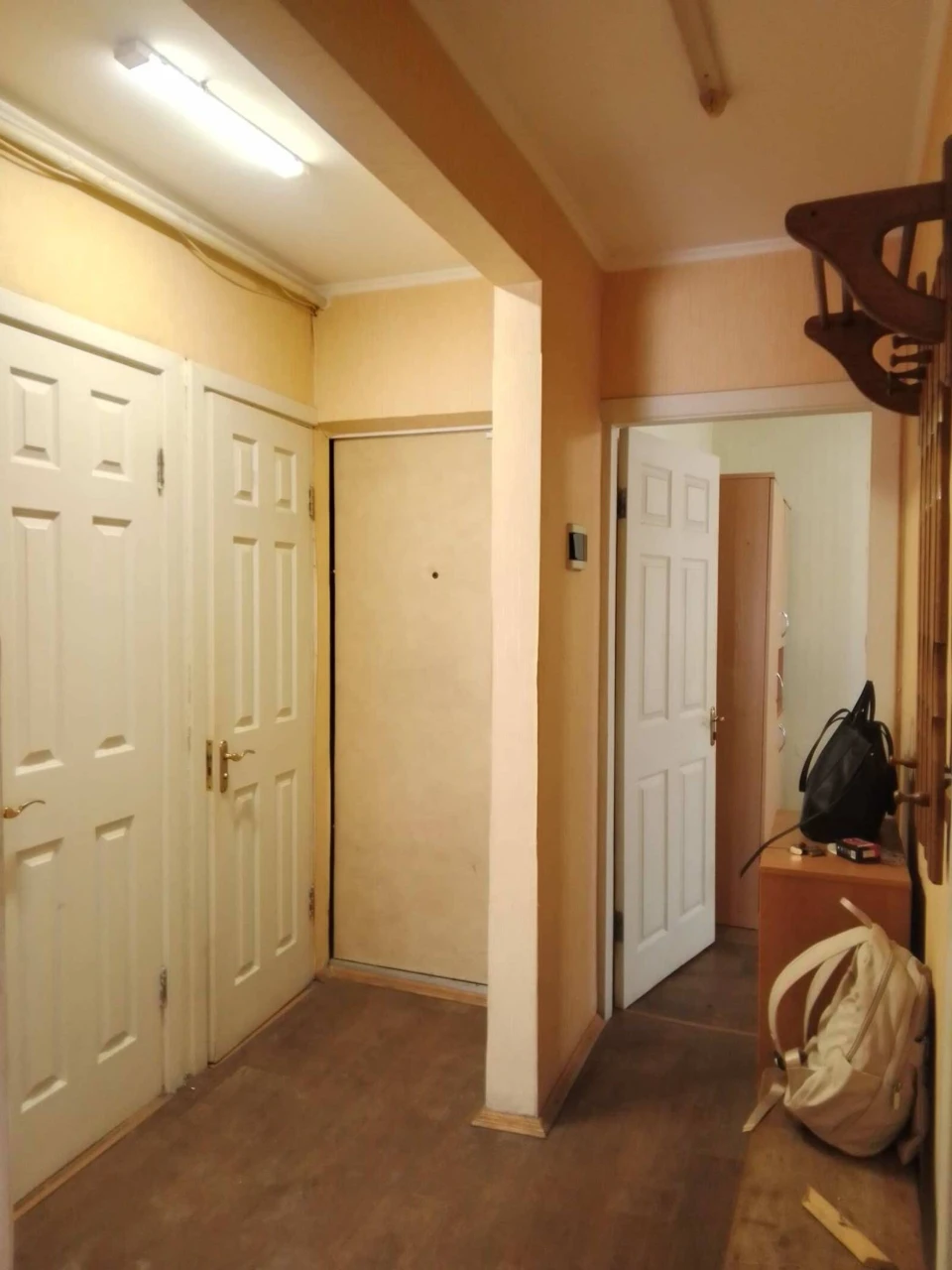 БЕЗ % продам раздельную 3-комнатную квартиру на Соборности, 11