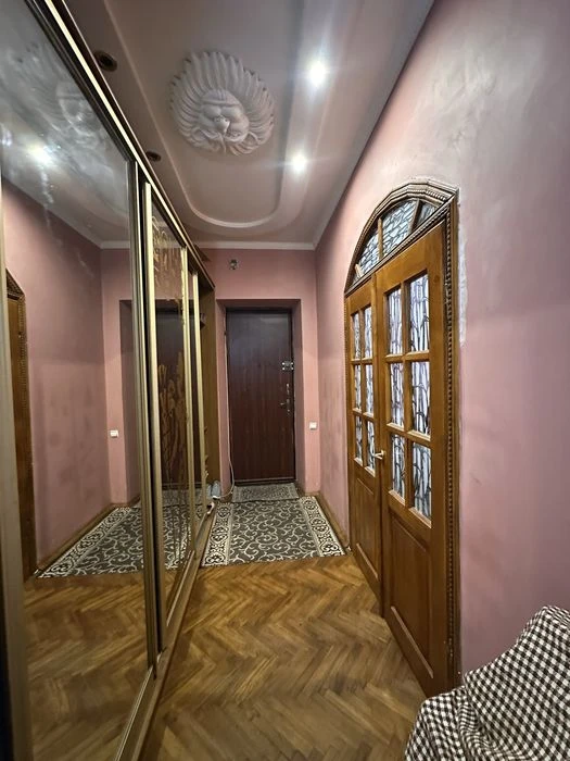 Apartment for sale on Kvitneva Street!