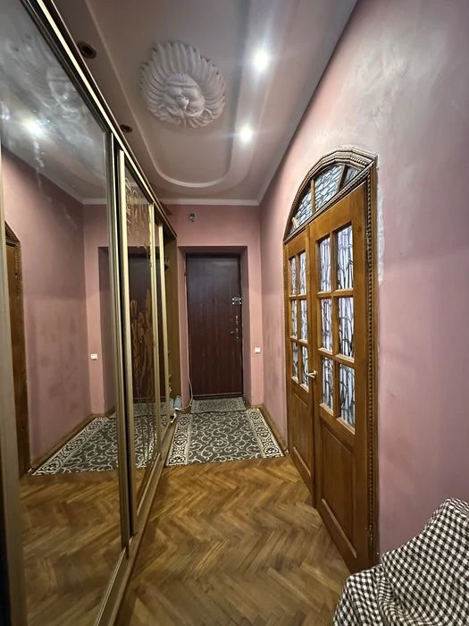 Apartment for sale on Kvitneva Street!