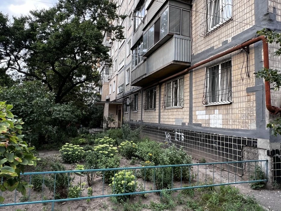Продам 2 ком Квартиру, жм Малиновского, Вавилон, Набережная