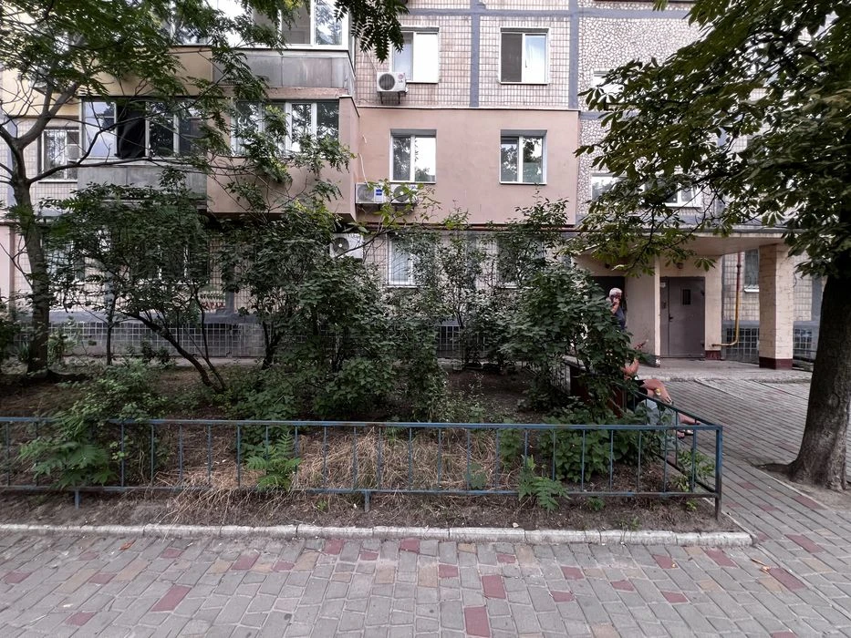 Продам 2 ком Квартиру, жм Малиновского, Вавилон, Набережная
