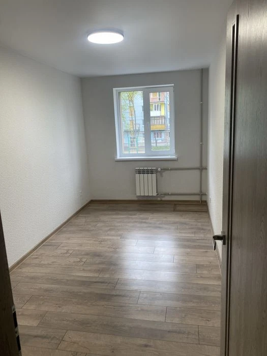 Продам 3-х кімнатну квартиру у центрі