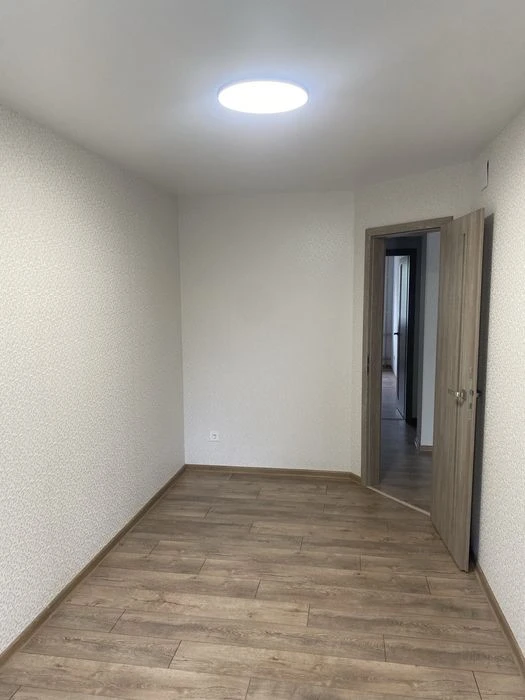 Продам 3-х кімнатну квартиру у центрі