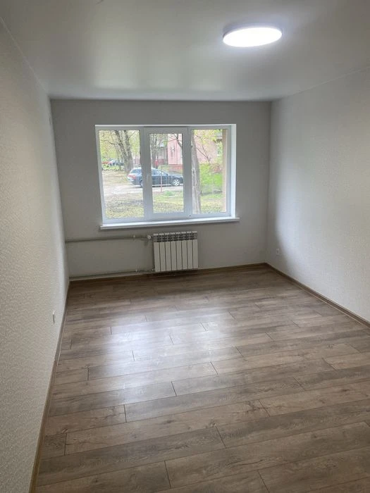 Продам 3-х кімнатну квартиру у центрі