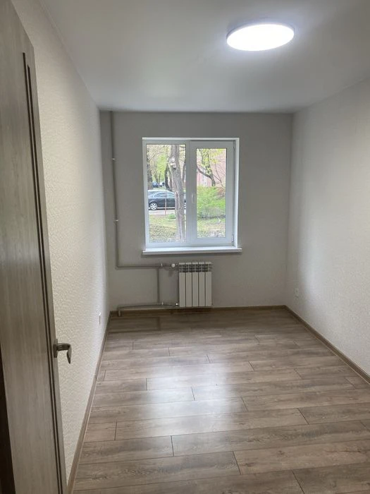 Продам 3-х кімнатну квартиру у центрі