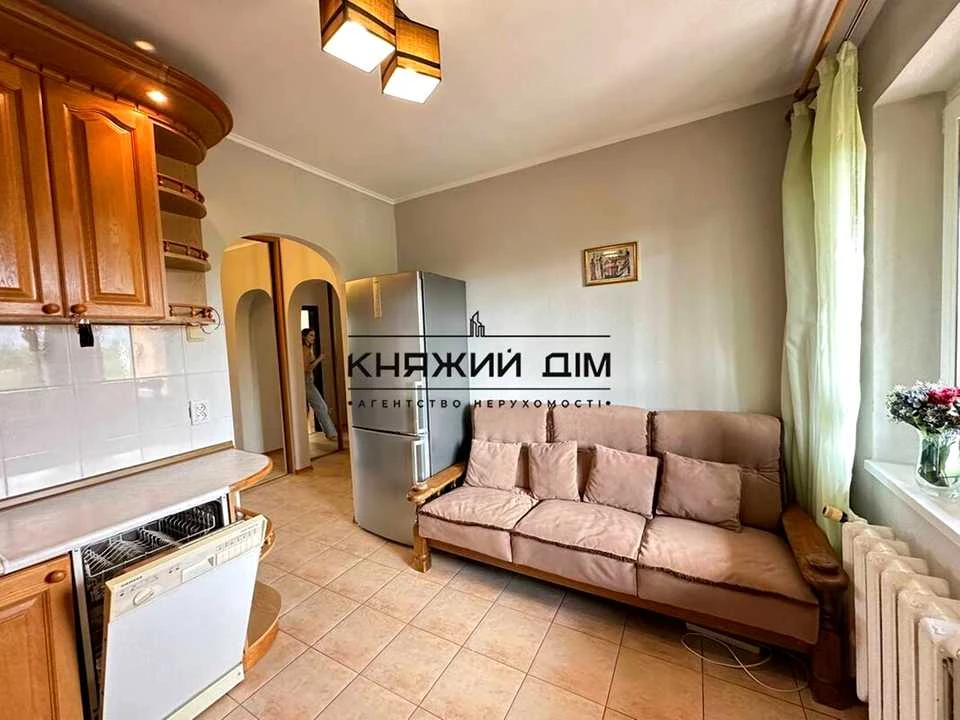 Apartment. Kyiv, Liskivska Street.