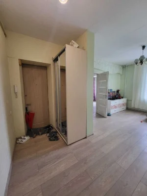 Selling a 3-room apartment of 76 sq. m in the very center of MV