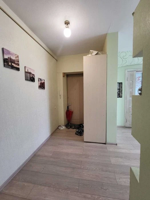 Selling a 3-room apartment of 76 sq. m in the very center of MV