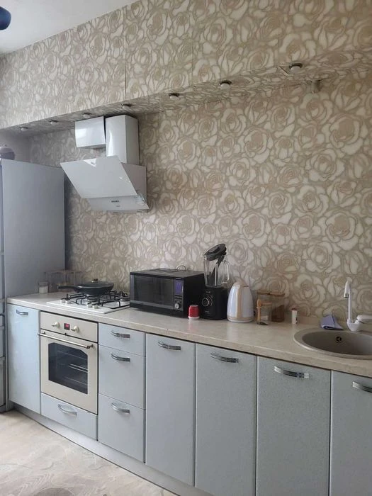 Selling a 3-room apartment of 76 sq. m in the very center of MV